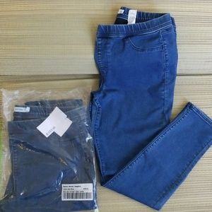 Brand New Women's Jeans. Sz. XL Med. Blue